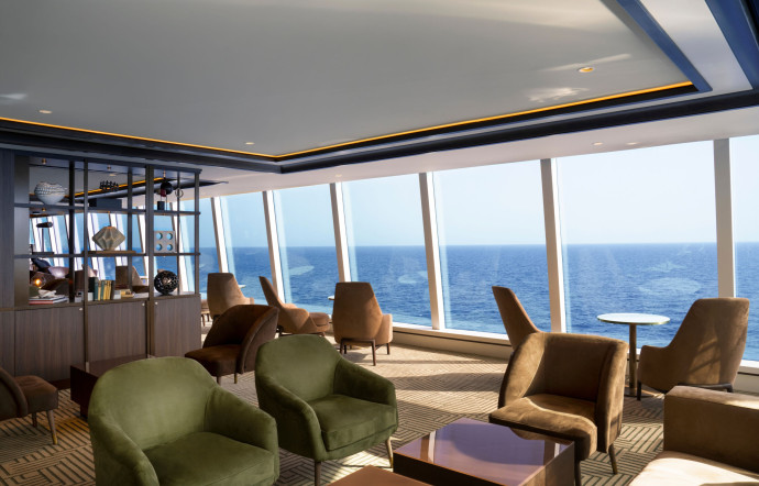 Son café avec vue sur la mer Baltique.