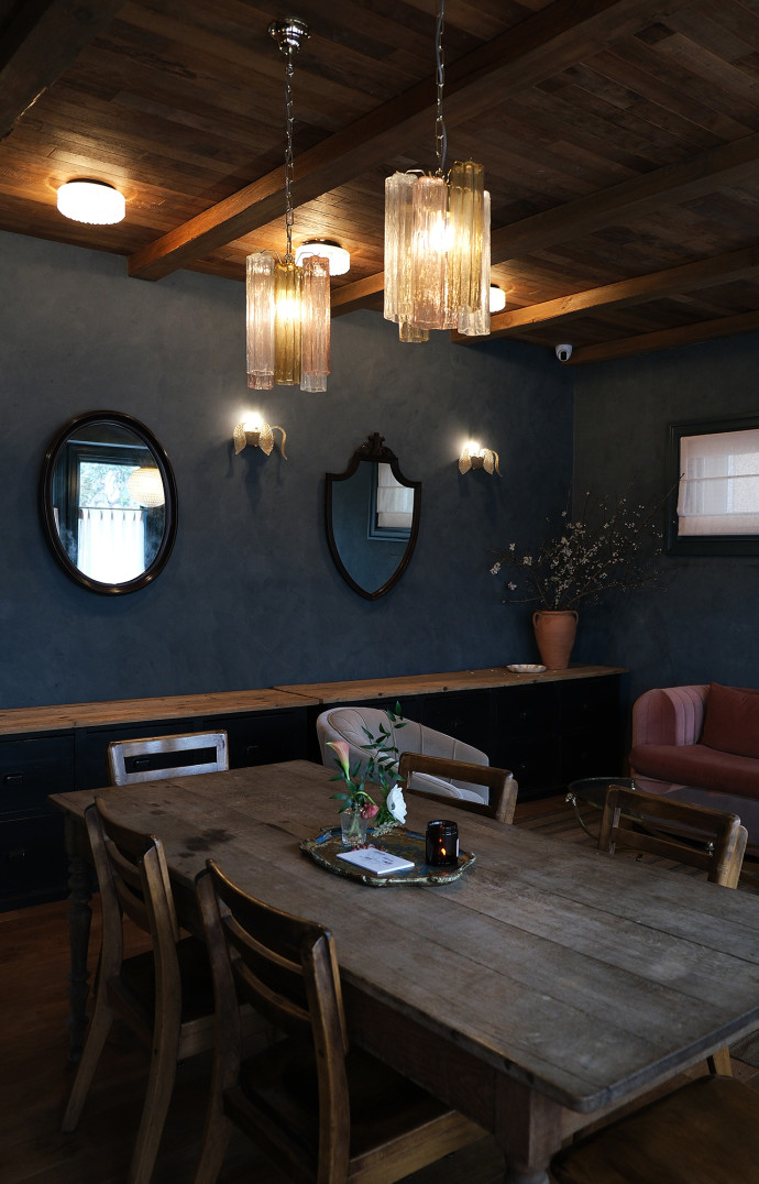 Le lobby de l’hôtel a plutôt des allures de salle à manger.