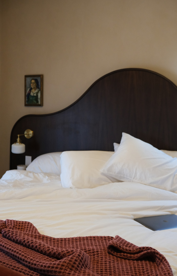 En chambre.