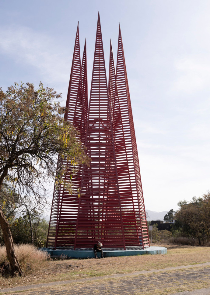 Diverses sculptures entourent l’UNAM.