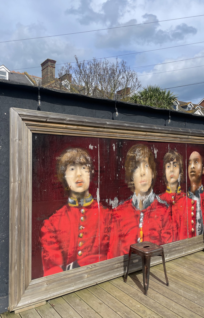 Un hommage aux Libertines dans la cour intérieure.