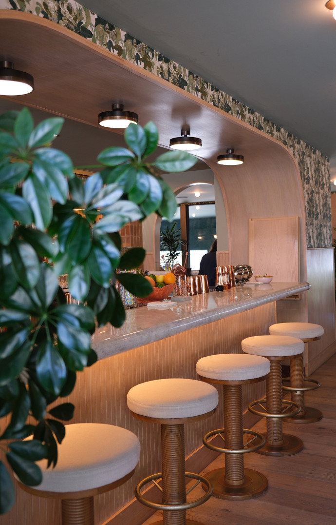 Prendre un verre au bar Benny’s on the Blvd.