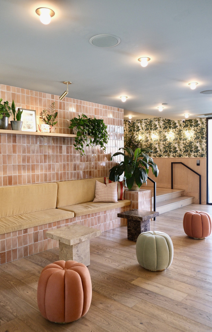 Les intérieurs de l’hôtel proposent un décor tout californien.