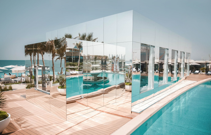 L’extérieur de l’hôtel Burj al-Arab, une icône du paysage urbain de Dubaï.