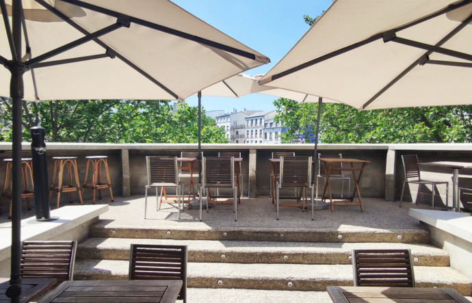 Le Bar du Louxor.