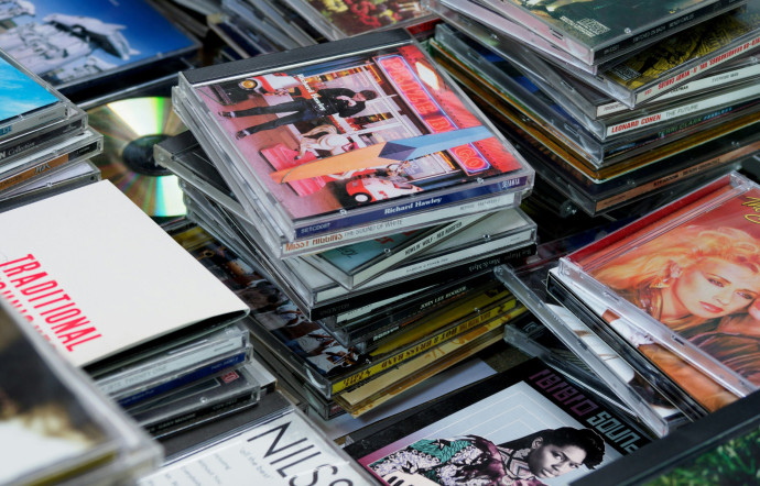 Qu’il soit brûlant ou glacial, aucun désert ne peut se traverser sans une bande-son appropriée, forcément originale. Périple en huit albums, 2024 - TGL