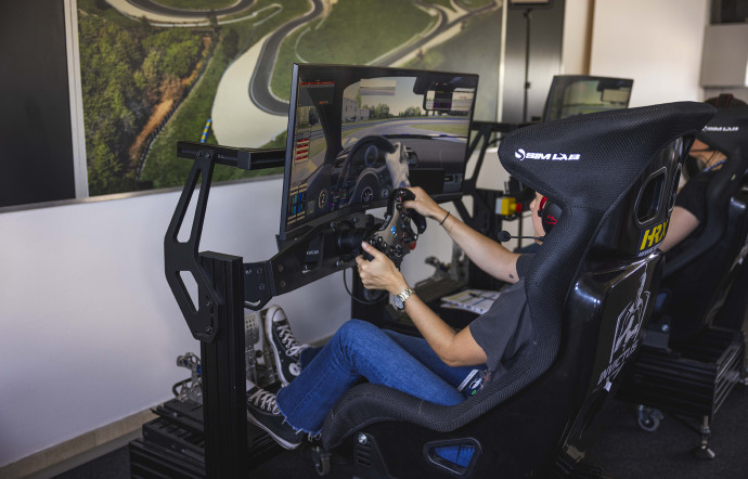 Le circuit s’appréhende aussi sur simulateur.
