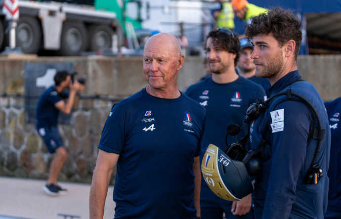 Bruno Dubois le CEO du projet français et Timothé Lapauw, Power Sailor de l’équipe Challenger ©OERT