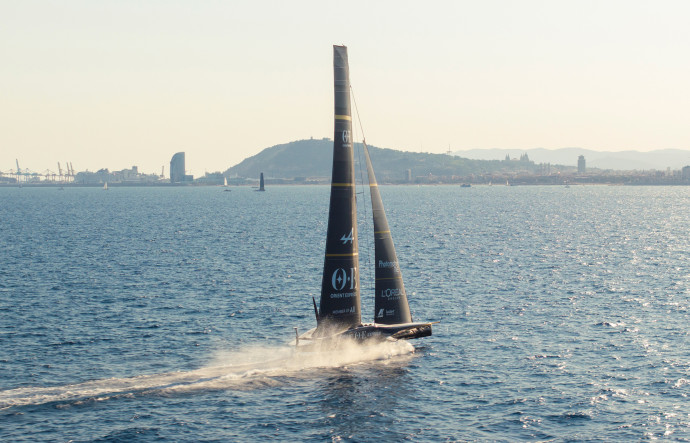 L’AC75 de l’Orient Express Racing Team à Barcelone ©OERT