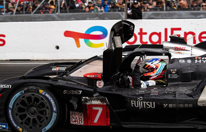 La voiture Toyota.