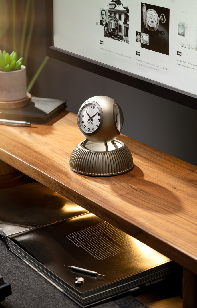 La Table Clock, réédition format XS de l’horloge du TWA.
