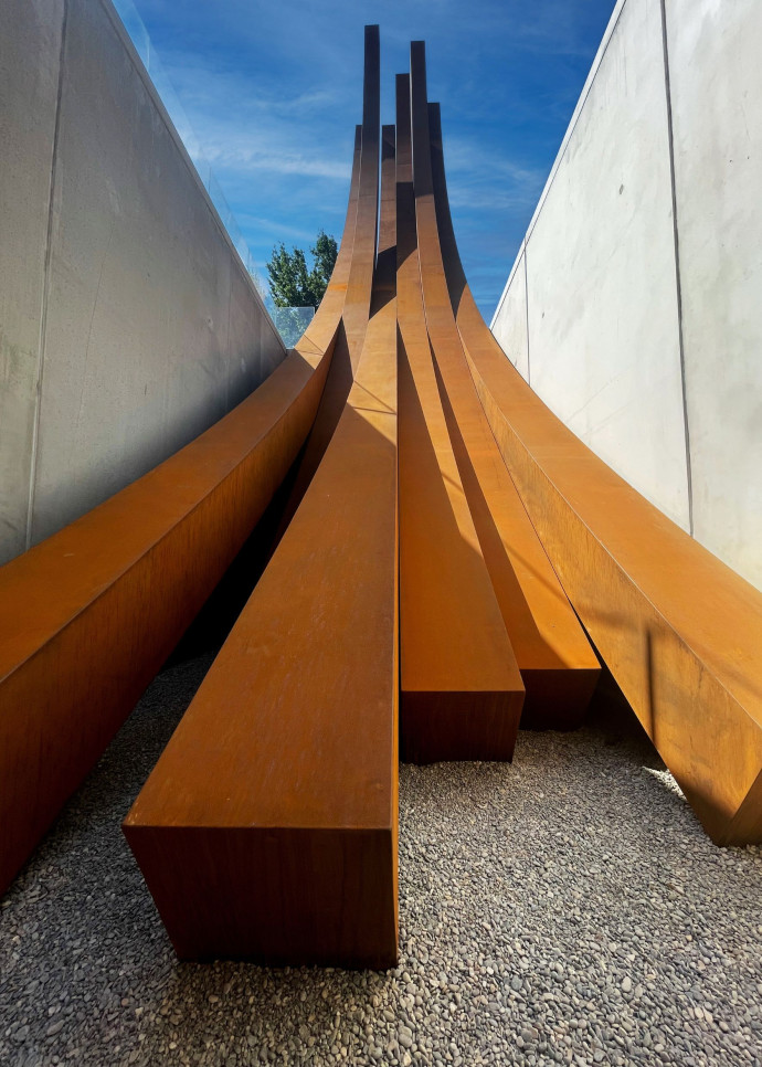 Bernar Venet, 6 Arcs Perception Intérieur Extérieur (2023)