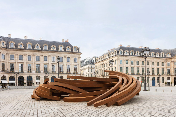La Parabole de l’Histoire de Bernar Venet.