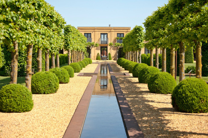 La devanture de l’hôtel arty De Tempelhof – Huub & Adelheid Korthkaas.