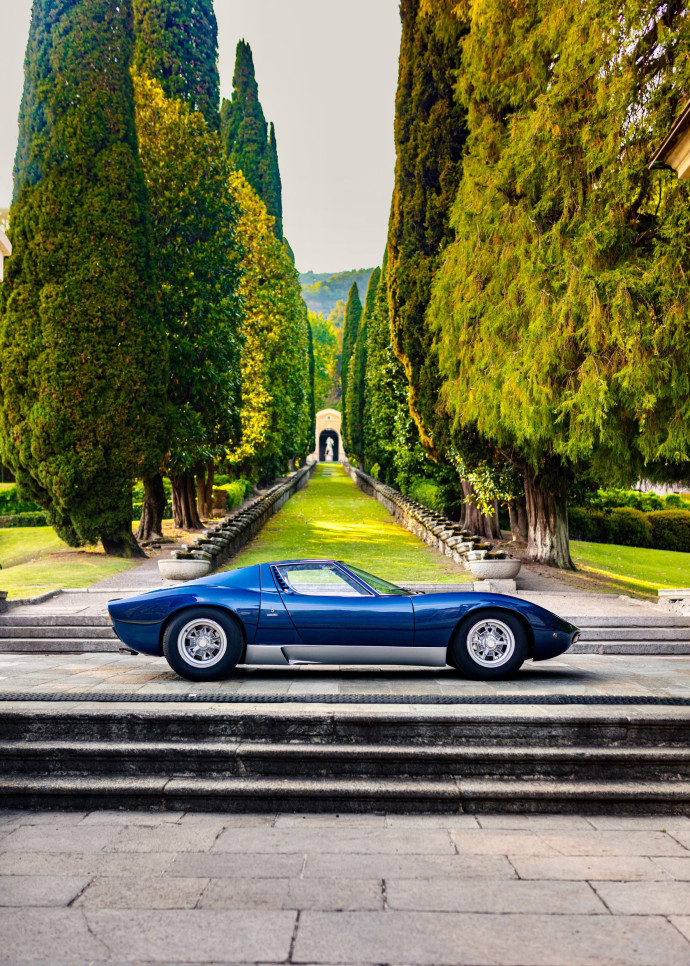 Le concept-car Alfa Romeo Carabo, dont la forme et la couleur s’inspirent du coléoptère.