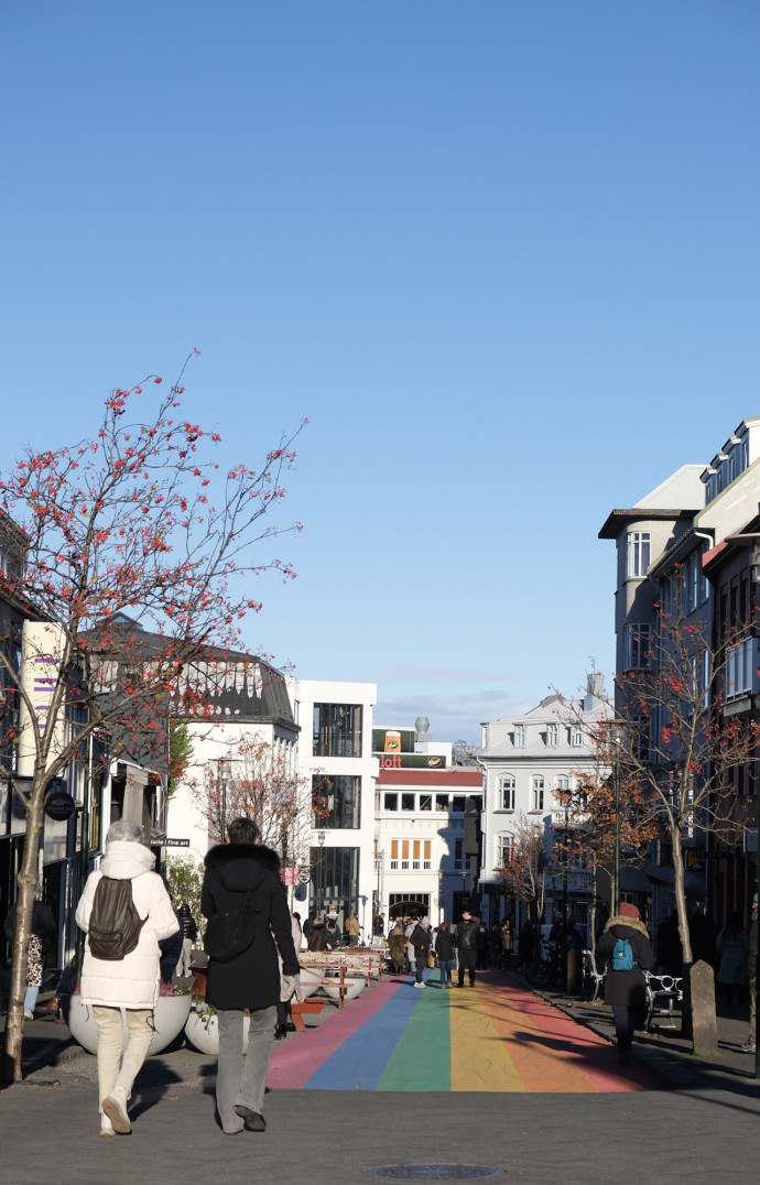 Reykjavik est l’une des villes les plus LGBTQIA+ du monde… et le montre fièrement.