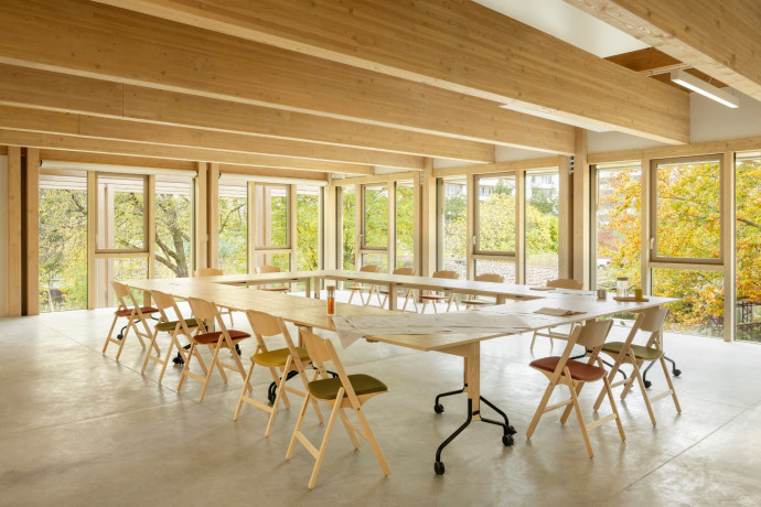 Dans ce nouveau bâtiment de bureaux, les architectes ont imaginé un lieu capable de répondre à ce besoin.