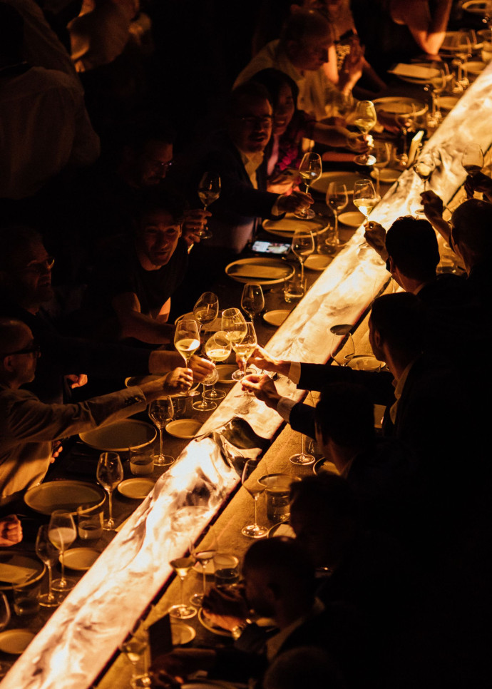 L’iconique maison Dom Pérignon mène l’élaboration du champagne vers un processus quasi esthétique, à travers un catalogue raisonné, 2024 – TGL