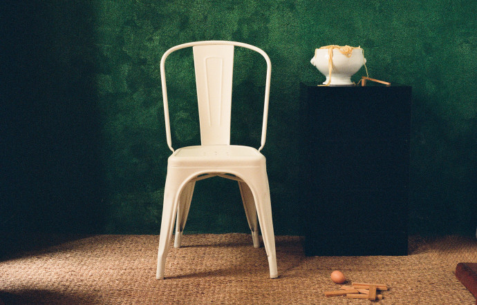 Une chaise presque centenaire, qui ne montre pas une ride.