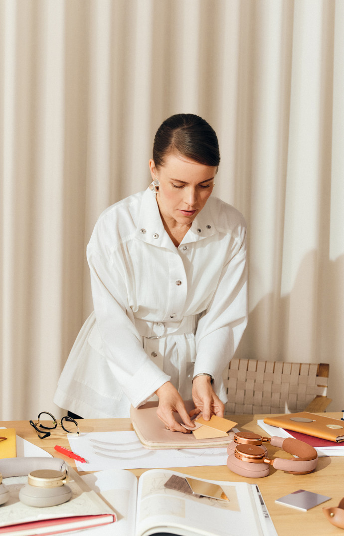 Tiina Karjalainen Kierysch à l’œuvre.