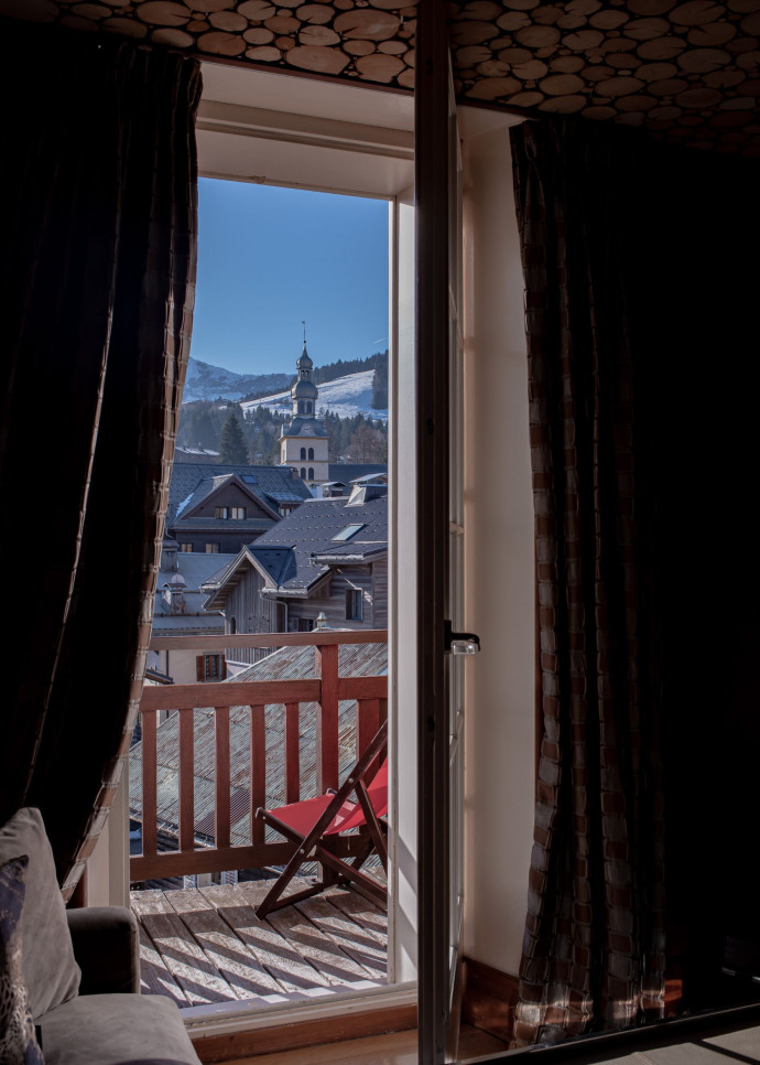 Leur définition du luxe ? Séjourner avec un service aux petits soins, mais dans une décontraction « comme à la maison » reprenant les codes et l’esthétique de la montagne.
