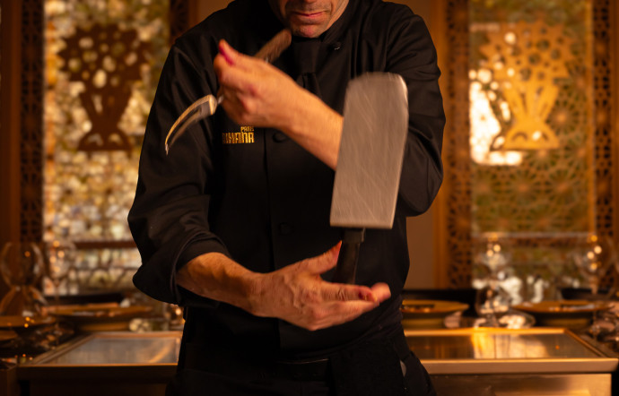 Le maître s’échauffe pour le plus grand plaisir des amateurs de show.