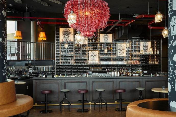 Le bar du Reverb by Hard Rock. L’un des plus hôtels à découvrir cette saison.