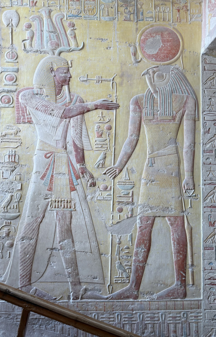 Le temple de Ramsès IV, dans la vallée des rois, marqua le point de départ de notre croisière.