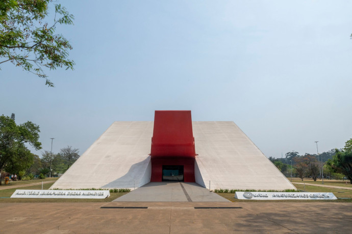 L’auditorium d’Ibirapuera, conçu par Oscar Niemeyer dans les années 50, édifié en 2005.