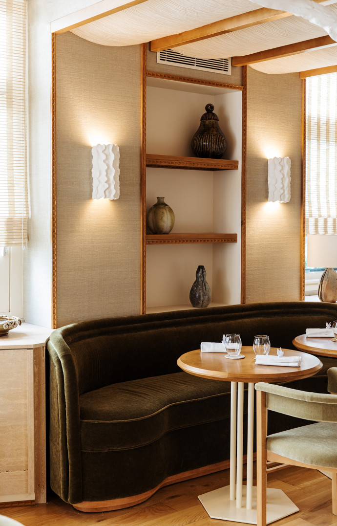 Le restaurant MoSuke affiche un nouveau décor chaleureux.