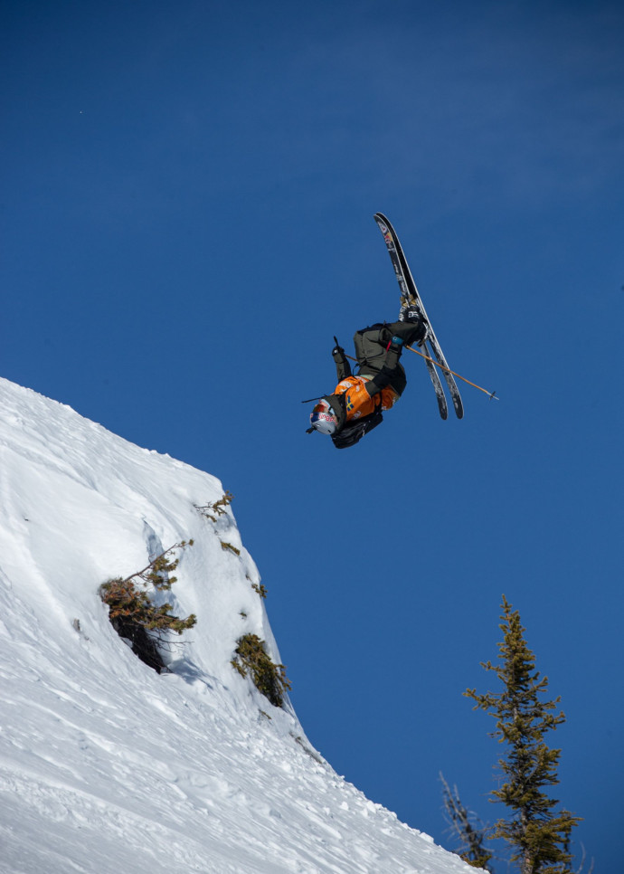 La marque d’horlogerie Alpina, de son côté, soutient le High Five Festival, l’équivalent du Festival de Cannes pour les films de ski.