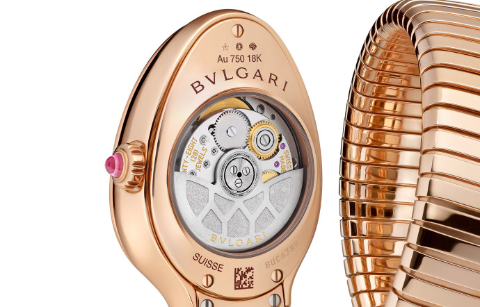 Le nouveau mouvement apparait au dos de la montre, Serpenti Tubogas (ici en photo) comme Seduttori (photo de Une).