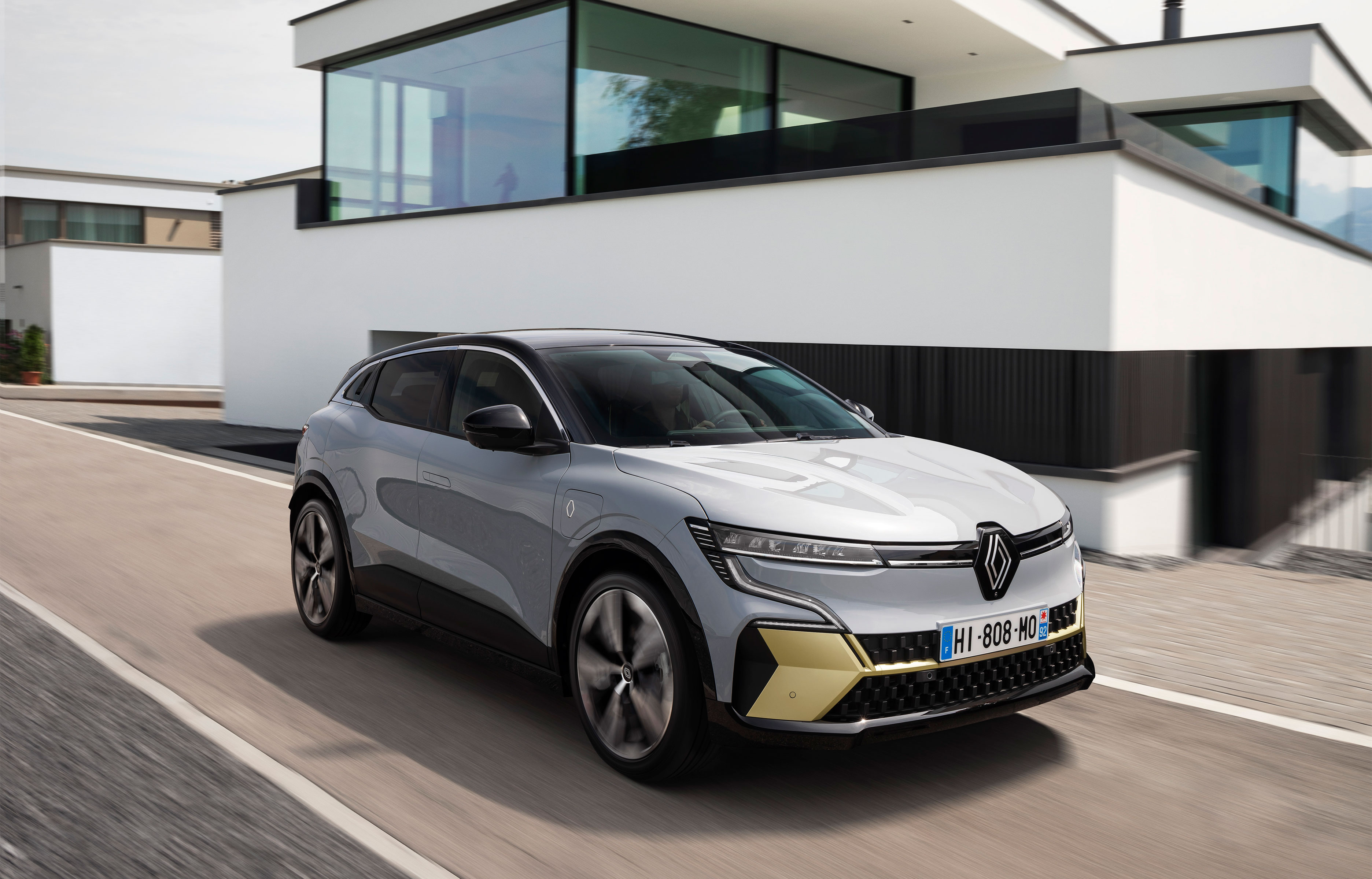 renault-megane-e-tech-4