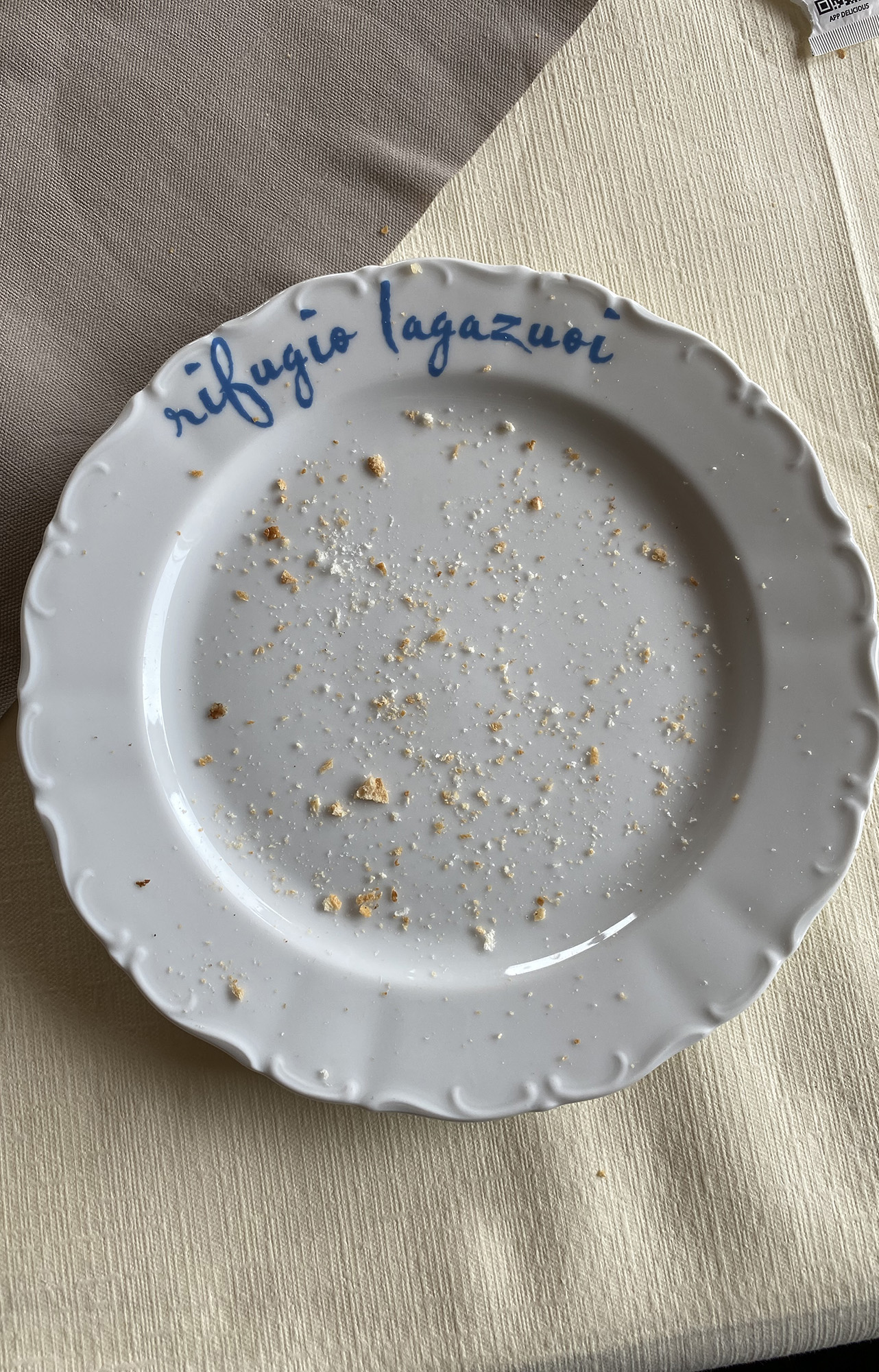 les assiettes sales de harry nuriev